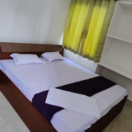 Hotel Glamour Palace à Gaya Extérieur photo
