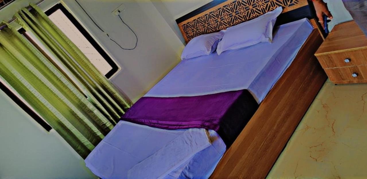 Hotel Glamour Palace à Gaya Extérieur photo